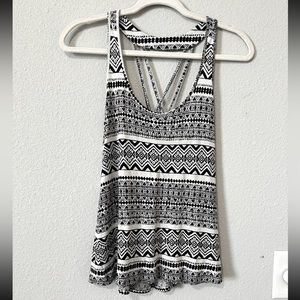 Black and White Tribal Print Sleeveless Tank Top Forever 21 Womens Size Medium